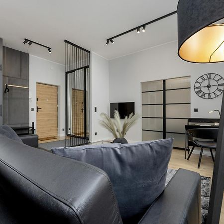 Exclusive Grey And Red Apartment In Warsaw Center By Noclegi Renters Ngoại thất bức ảnh